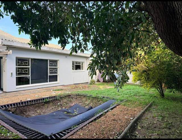 3 BEDROOM HOUSE FOR SALE IN BOSTON